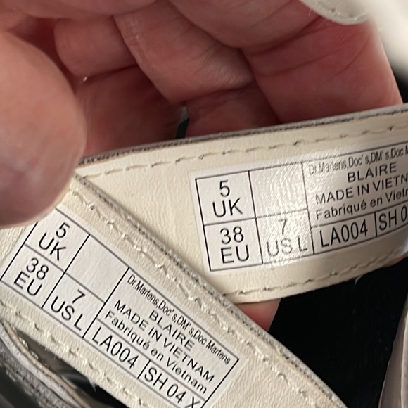 DR. Marten’s BLAIRE White HYDRO Synthetic LEATHER STRAP SANDALS Size 7 - Picture 11 of 17